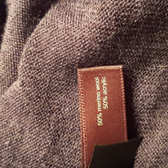 The Limited Plum Color,  Light Sweater Size Large - Picture 6 of 6